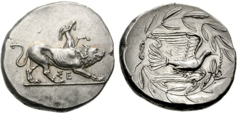 Estáter de prata da Grécia Antiga que representa a criatura híbrida da mitologia grega, Quimera.