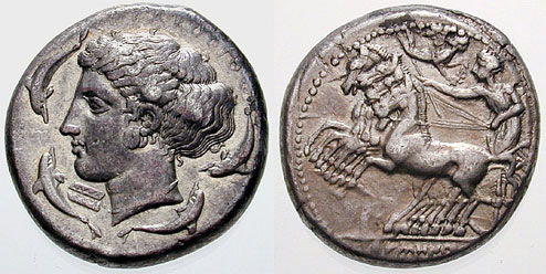 No período clássico grego, as moedas receberam gravuras extremamente refinadas, como é o caso desse tetradracma cunhado em Siracusa.