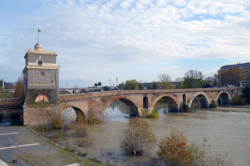 Ponte Mílvia em Roma. Foto de 2014.