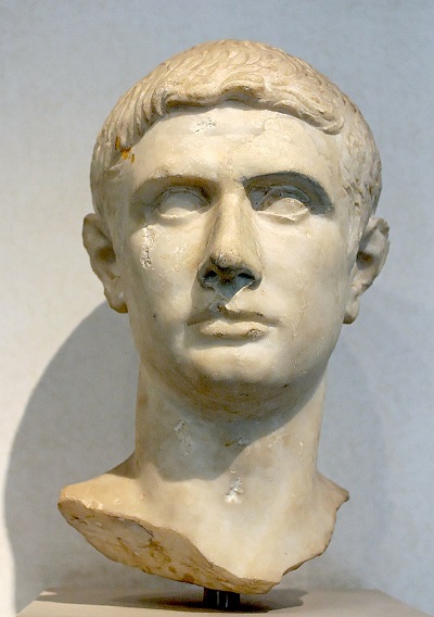 Busto de Brutus, criador da famosa moeda eid mar.