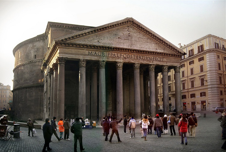 Um dos mais famosos templos romanos, o Panteão de Roma.