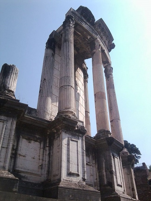 Ruínas do templo romano de Vesta.