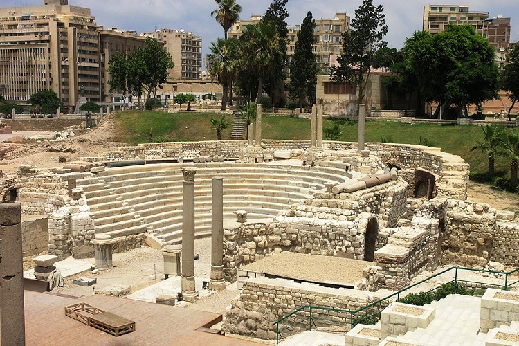 Ruínas de anfiteatro romano de Alexandria, no Egito.