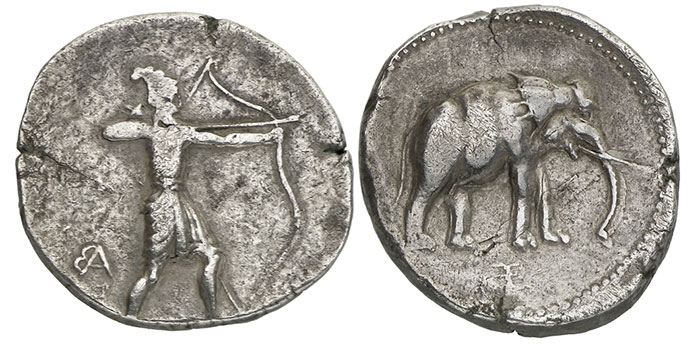 Tetradracma de Alexandre o Grande que traz arqueiro indiano puxando arco longo.