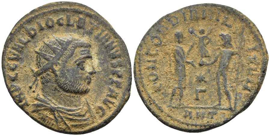 Moeda do imperador romano Diocleciano, que traz o deus Júpiter no reverso.