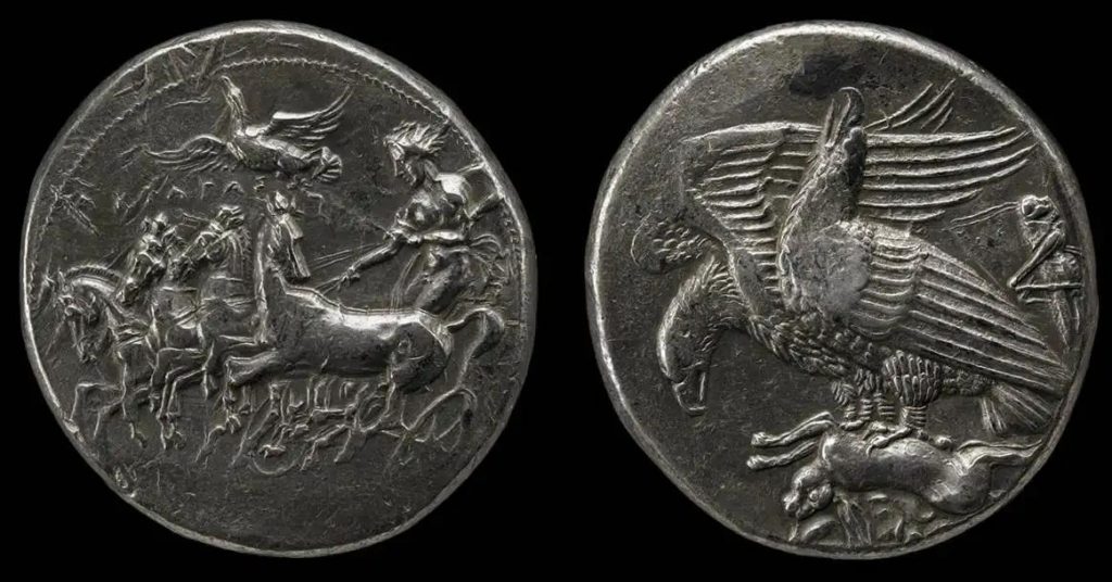 Moeda de prata grega cunhada em Akragas (atual Agrigento).