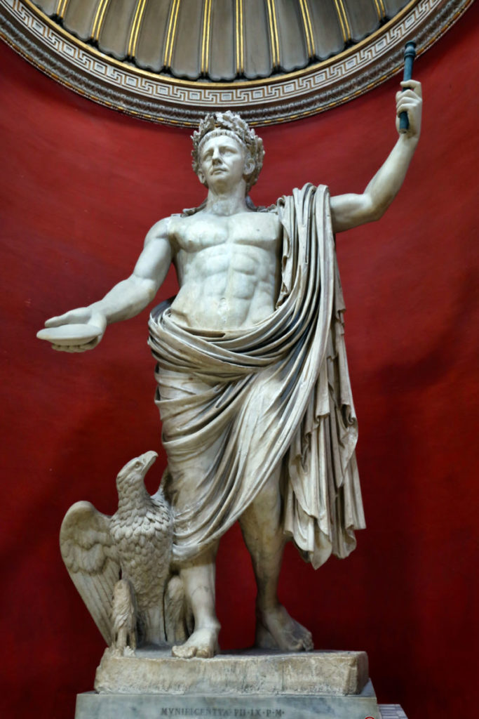 Estátua do imperador romano Cláudio num Museu do Vaticano.