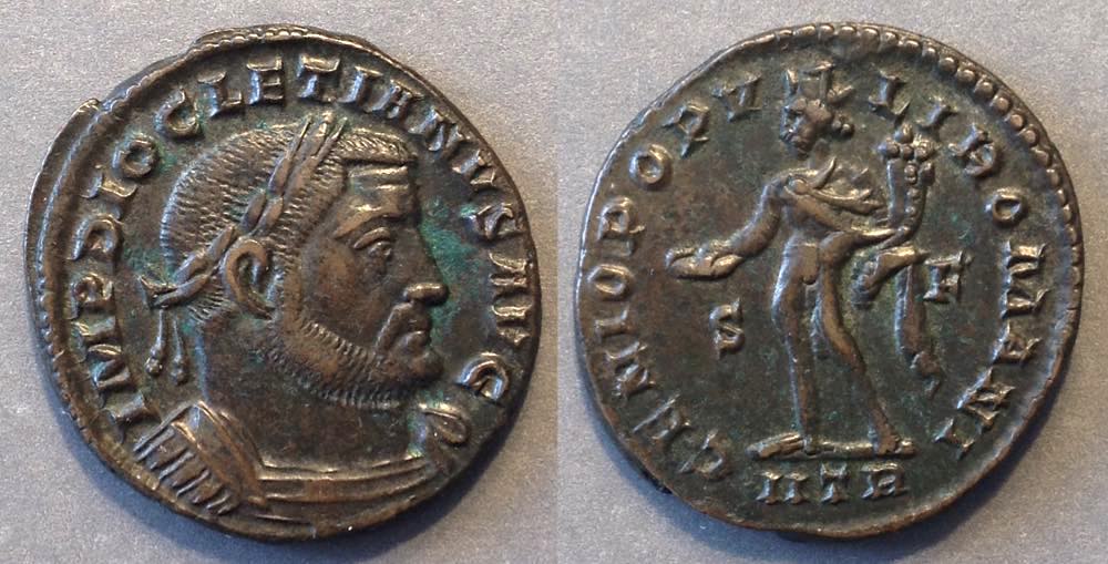 Follis de Diocleciano, emitida em Trier após sua reforma monetária de 294