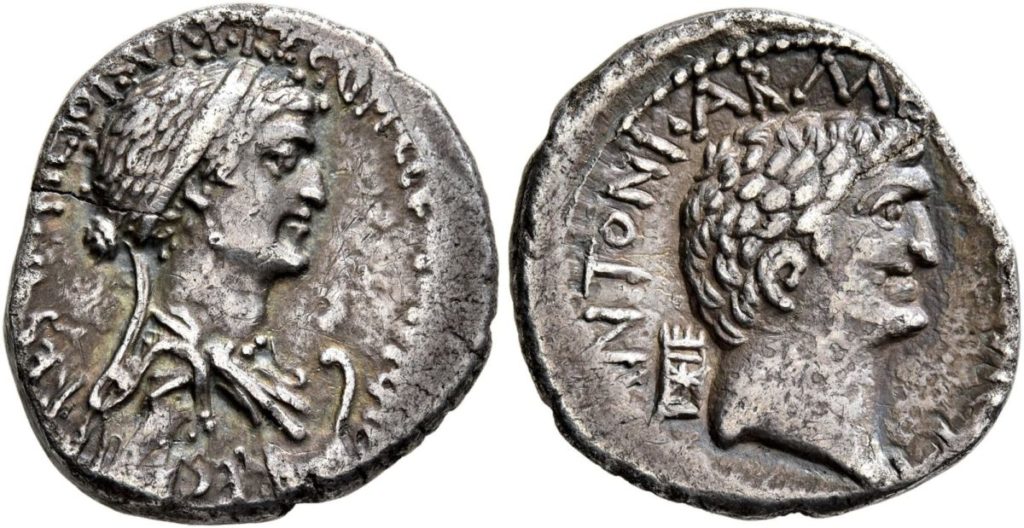 Denário de prata, Cleópatra VII do Egito, 51-30 a.C., com Marco Antônio , Alexandria, outono 34